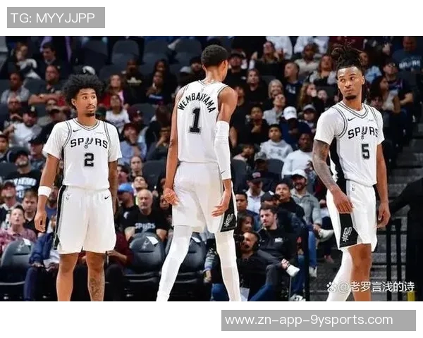 马刺战胜雷霆展现潜力但仍需磨合完善团队体系